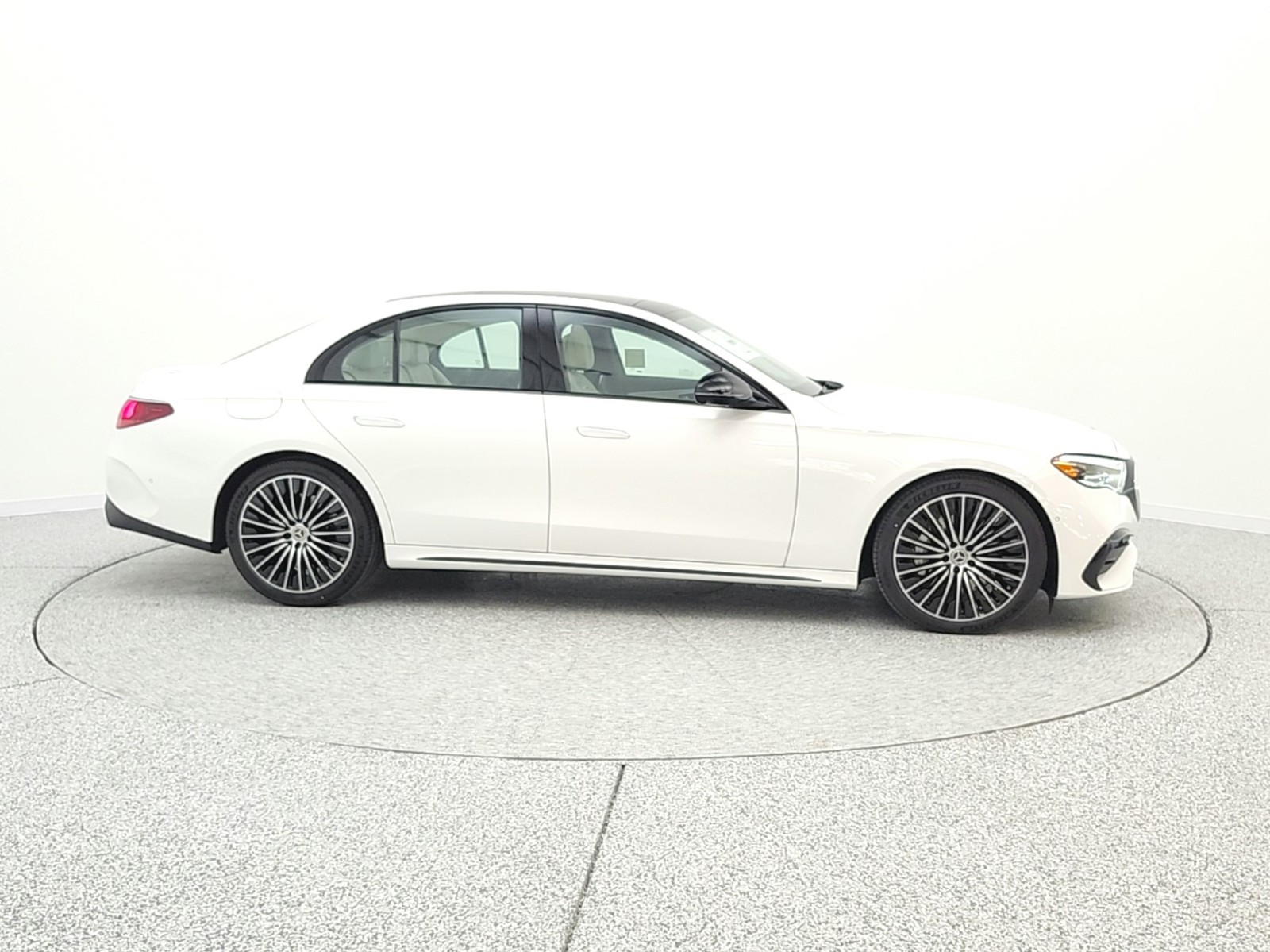 New 2026 Polar White Mercedes-Benz E 450 image 4