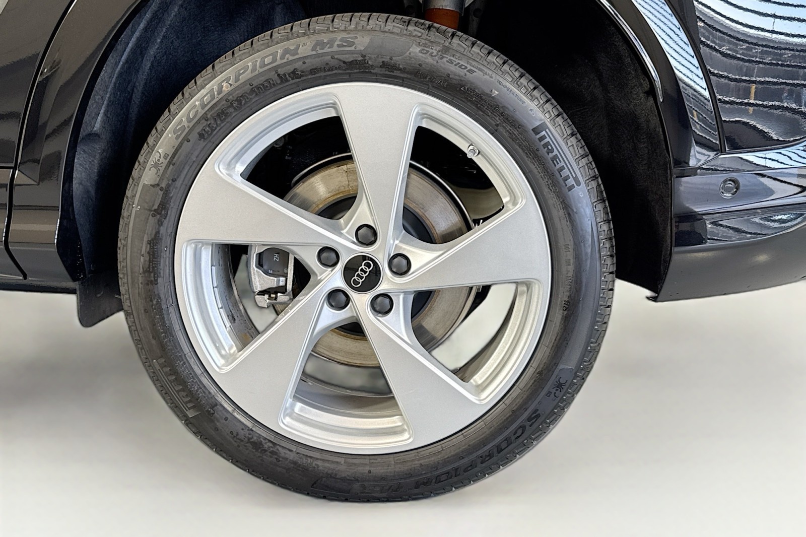 New 2025 Mythos Black Metallic Audi Premium Plus 2.0 TFSI quattro image 28