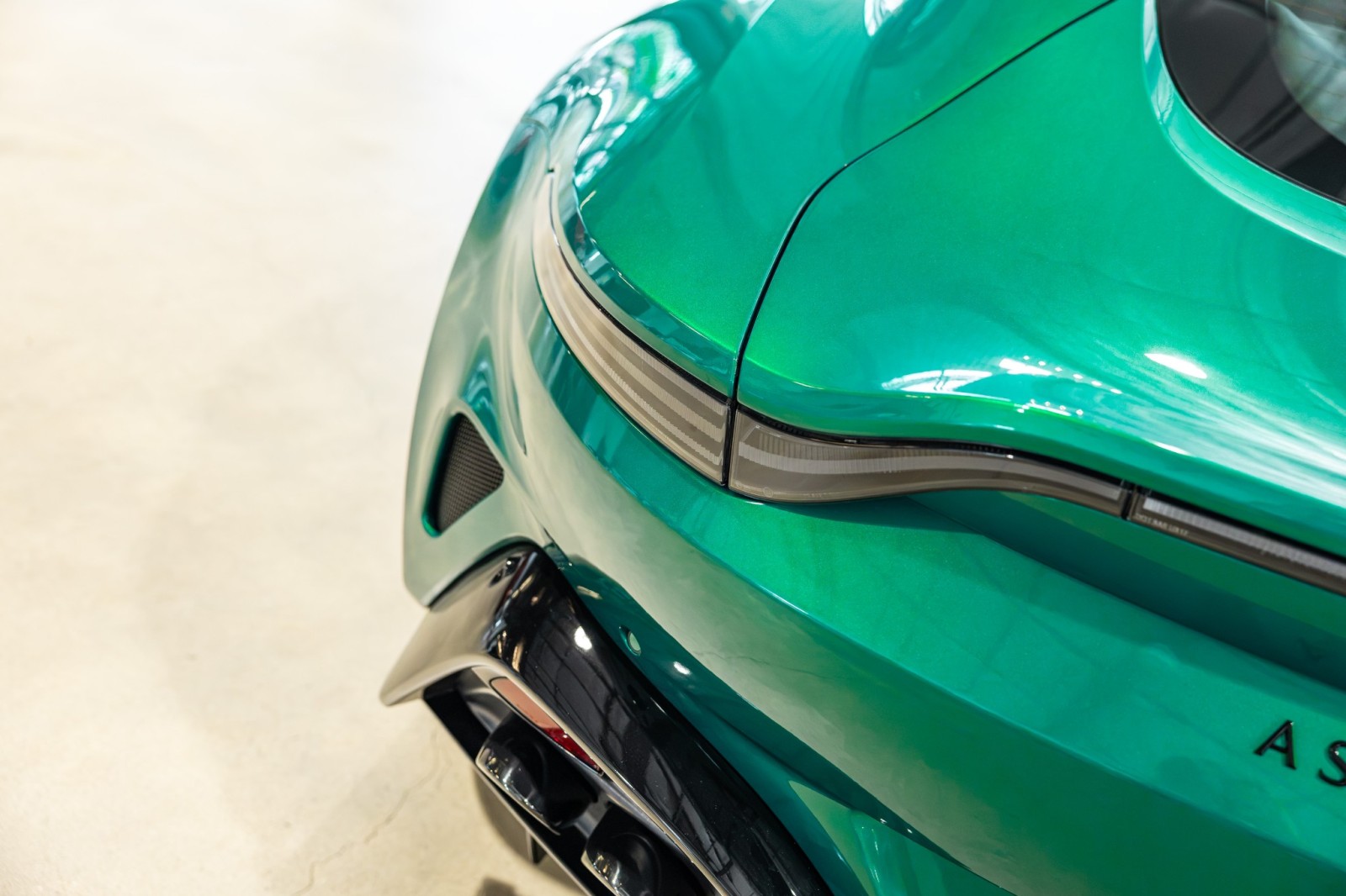 Used Car 2025 Aston Martin Vantage  For Sale Under $210,000 In Boerne, Texas