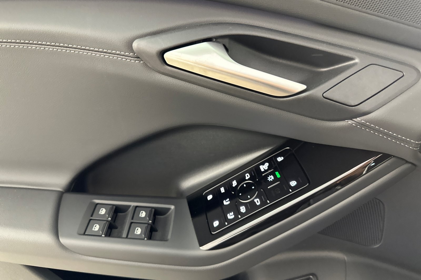 New 2027 Magnet Gray Audi Premium Plus quattro image 10