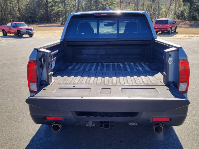 View vehicle photo 4