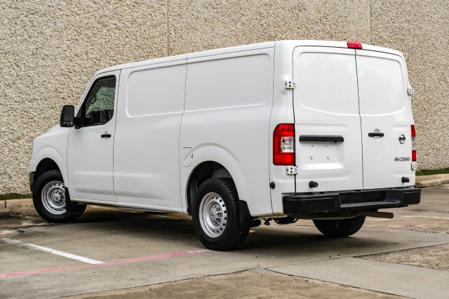 2021 Nissan NV Cargo S 16