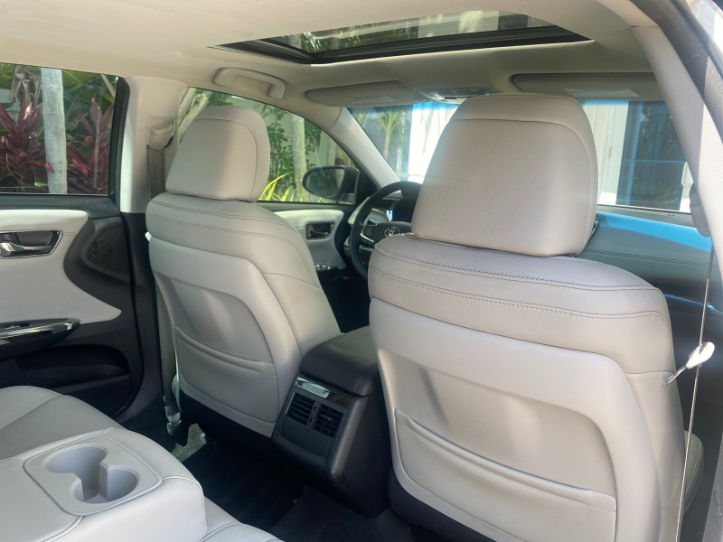 2013 Toyota Avalon XLE Premium LOW MILES 56,196 in , 