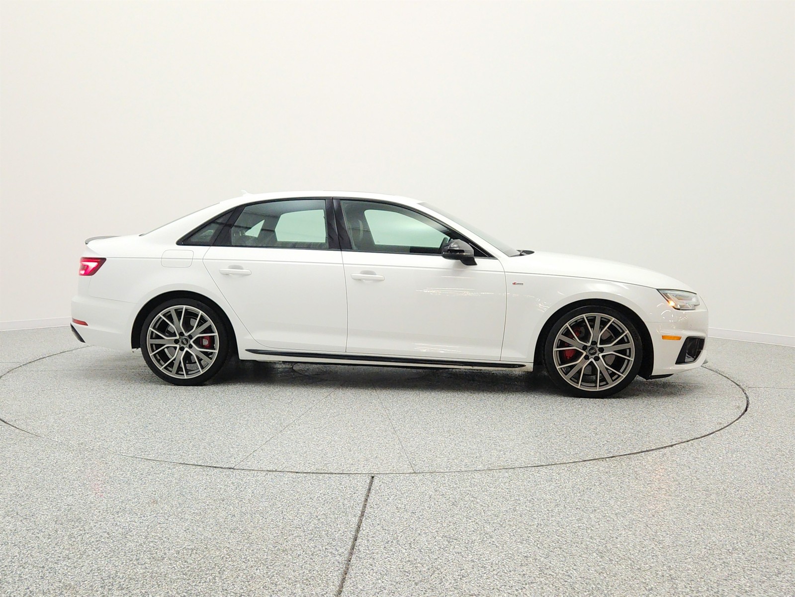 Used 2019 Ibis White Audi Premium Plus 45 TFSI quattro image 4
