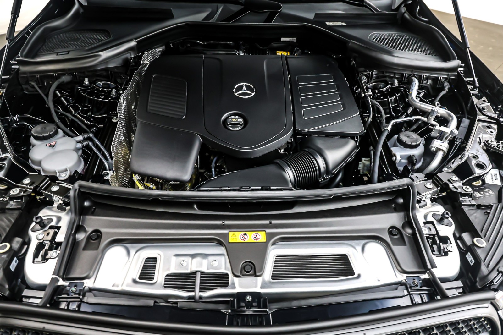 New 2026 Black Mercedes-Benz GLC 300 image 11