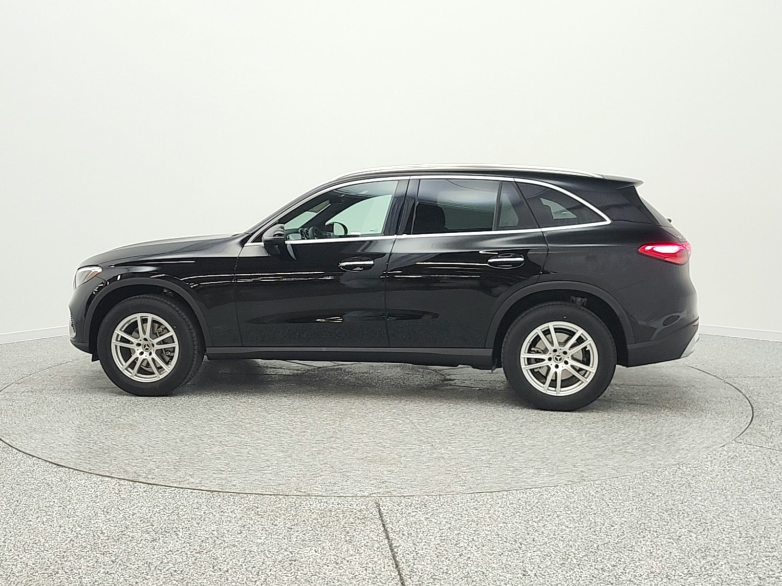 New 2026 Black Mercedes-Benz GLC 300 image 8