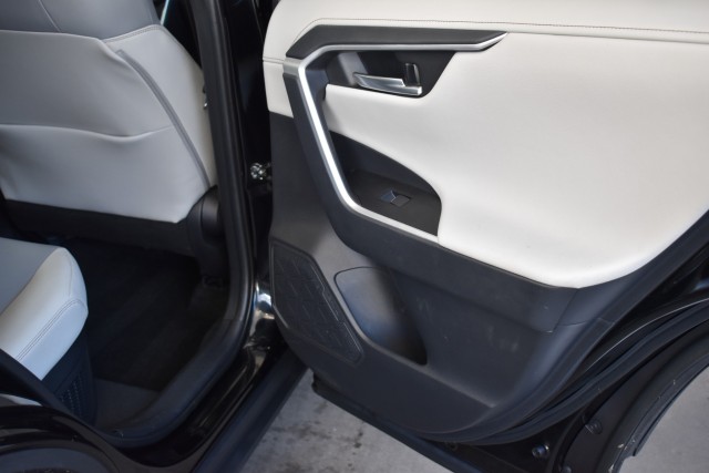 2021 Toyota RAV4 One Owner Navi Leather Moonroof Blind Spot Park Assist Lane Departure JBL Sound MSRP $38,774 35