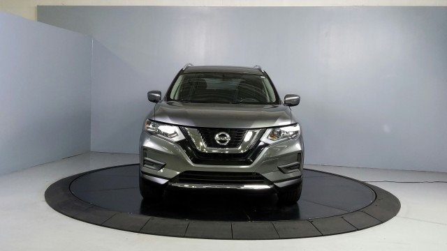 2017 Nissan Rogue SV 2