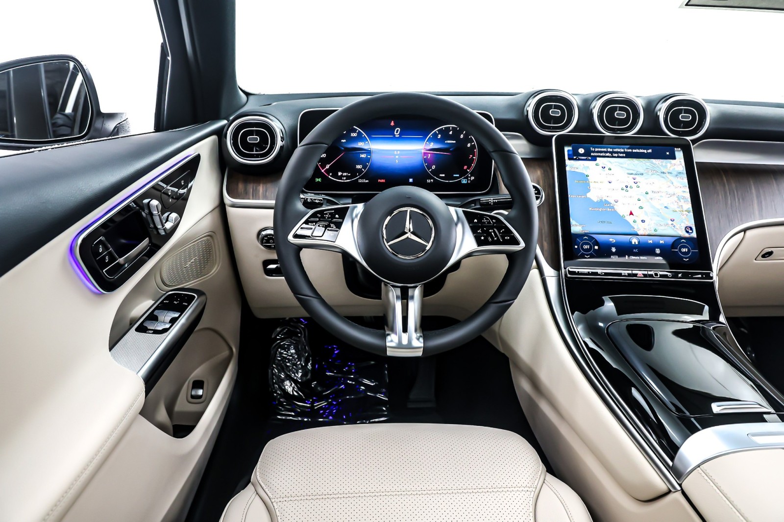 New 2026 Polar White Mercedes-Benz GLC 300 SUV image 4