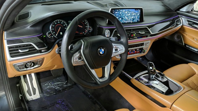 2016 BMW 7 Series 750i xDrive 21