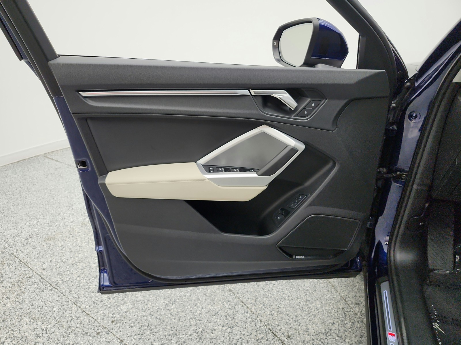 Used 2025 Navarra Blue Metallic Audi S line Premium Plus image 12