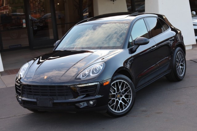 Jet Black Metallic 2018 Porsche Macan SUV / Crossover Automatic