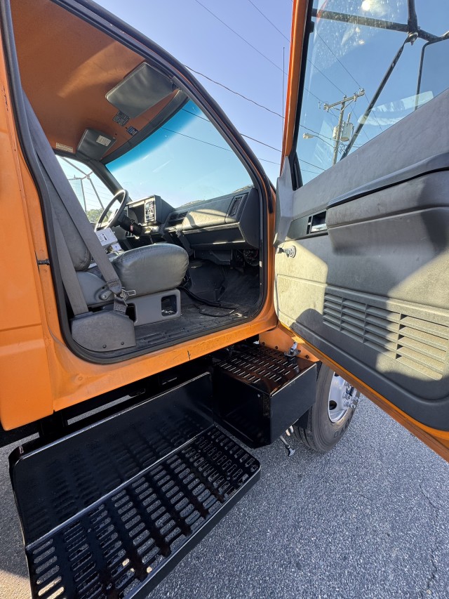 2002 GMC 7500 Attenuator Crash Cushion Truck in ,