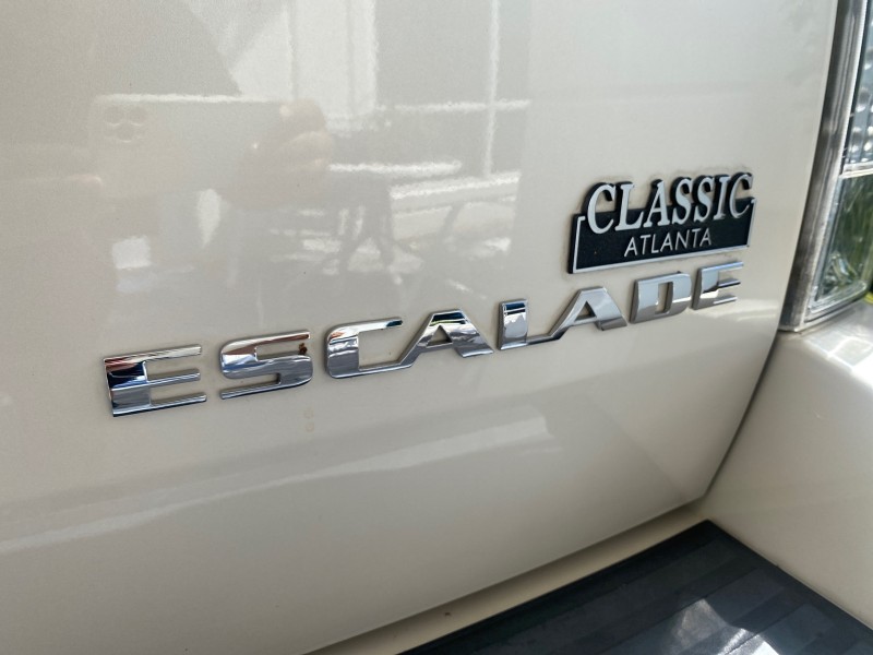 2013 Cadillac Escalade Luxury 1 OWNER LOW MILES 70,251 in ,