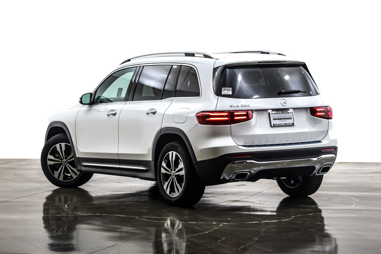 New 2026 Polar White Mercedes-Benz GLB 250 image 12