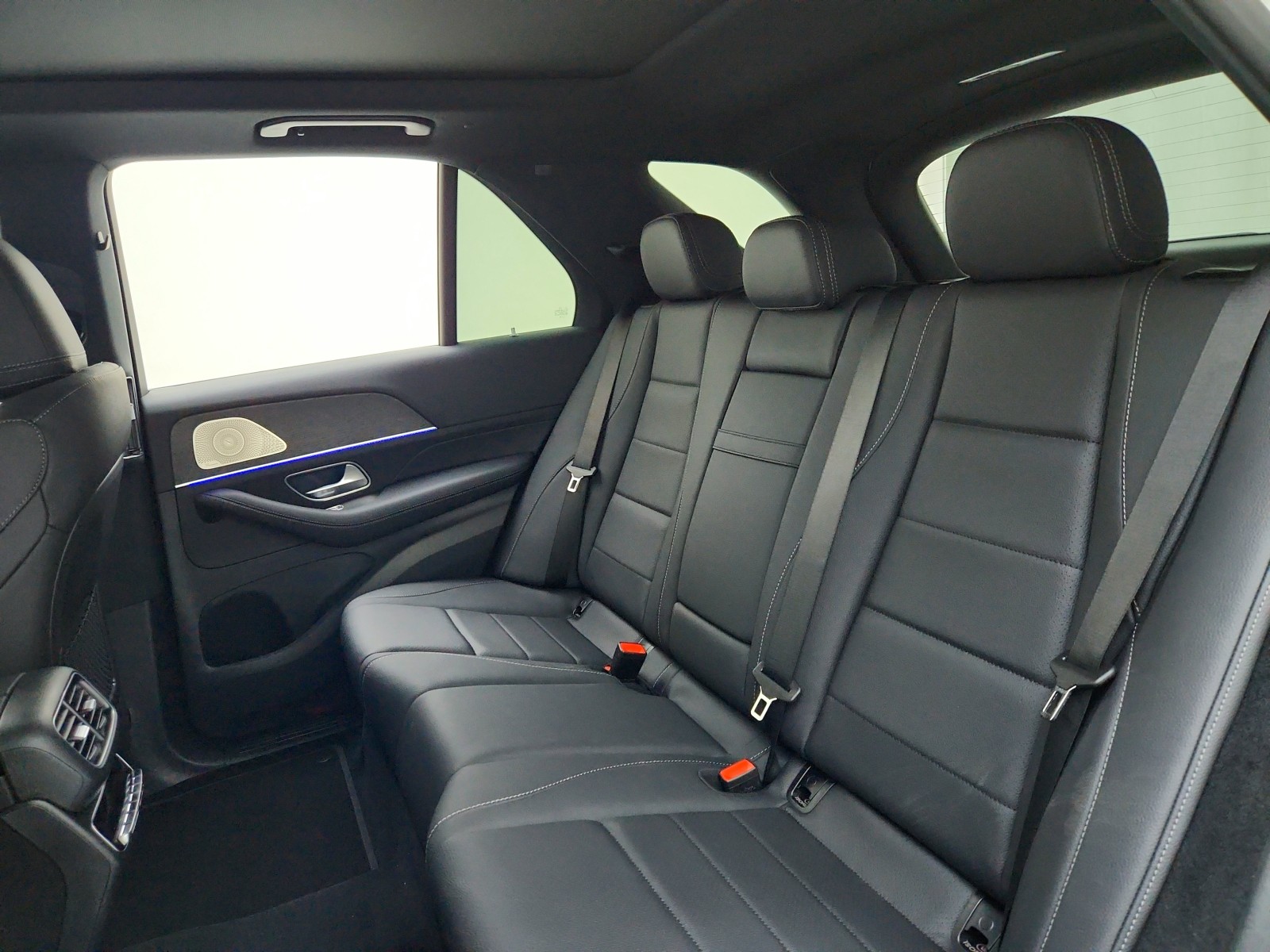 New 2026 Polar White Mercedes-Benz GLE 450 4MATIC® SUV image 18
