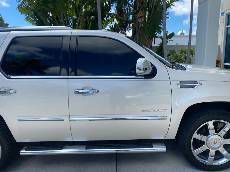 2013 Cadillac Escalade Luxury 1 OWNER LOW MILES 70,251 in ,