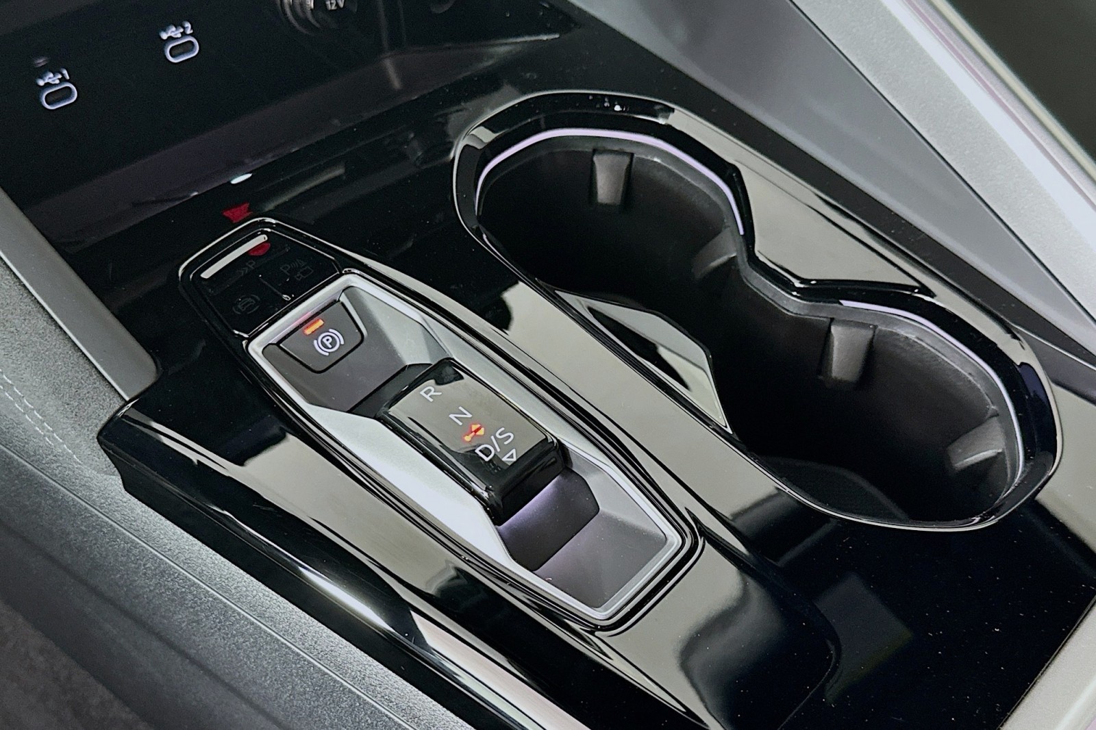 New 2026 Glacier White Metallic Audi Premium Plus image 7