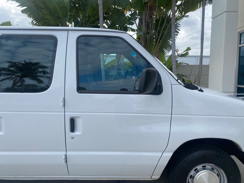 2000 Ford Econoline Cargo Van LOW MILES 68,046 in , 