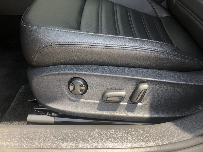 2015 Volkswagen Passat 1.8T SE w/Sunroof & Nav in CHESTERFIELD, Missouri