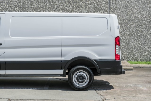 2019 Ford Transit Van  23