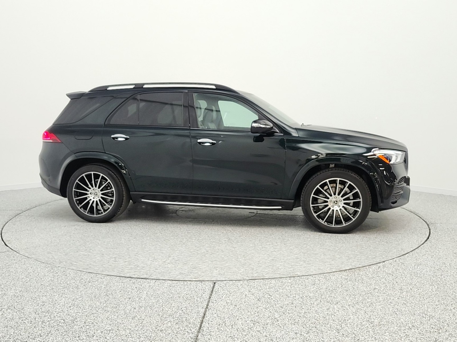 Certified Used 2023 Emerald Green Metallic Mercedes-Benz GLE 350 4MATIC® SUV image 4