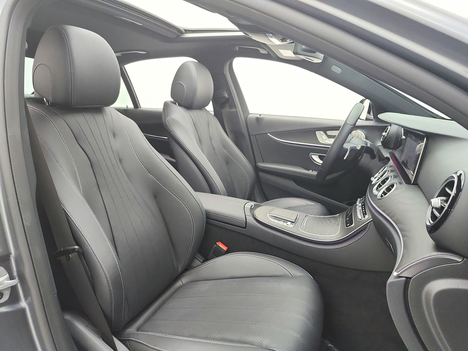 Used 2022 Selenite Grey Metallic Mercedes-Benz E 450 4MATIC® Sedan image 27