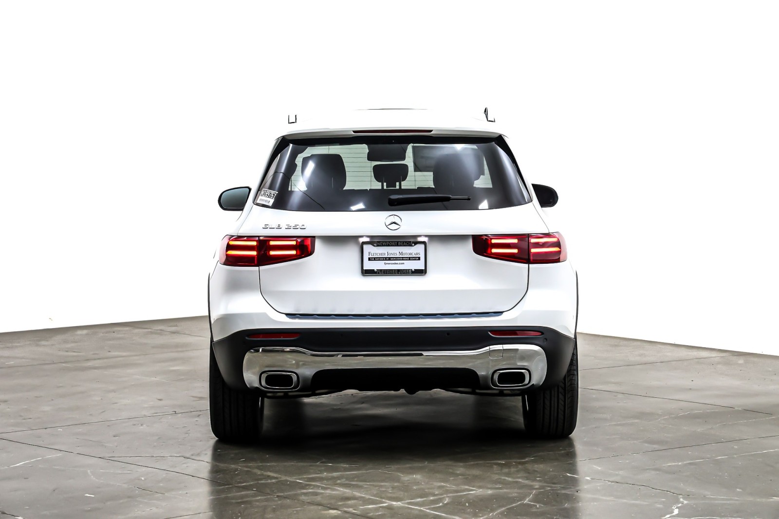 New 2026 Polar White Mercedes-Benz GLB 250 SUV image 3