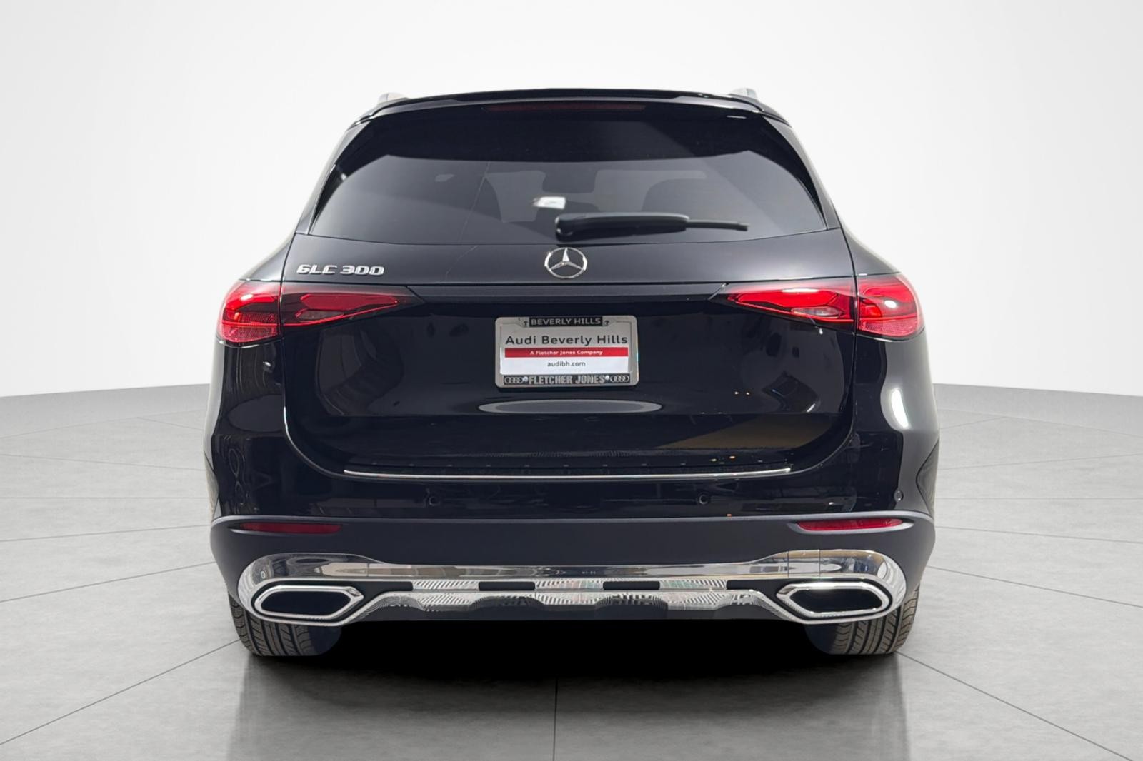 Used 2025 Black Mercedes-Benz GLC 300 SUV image 4
