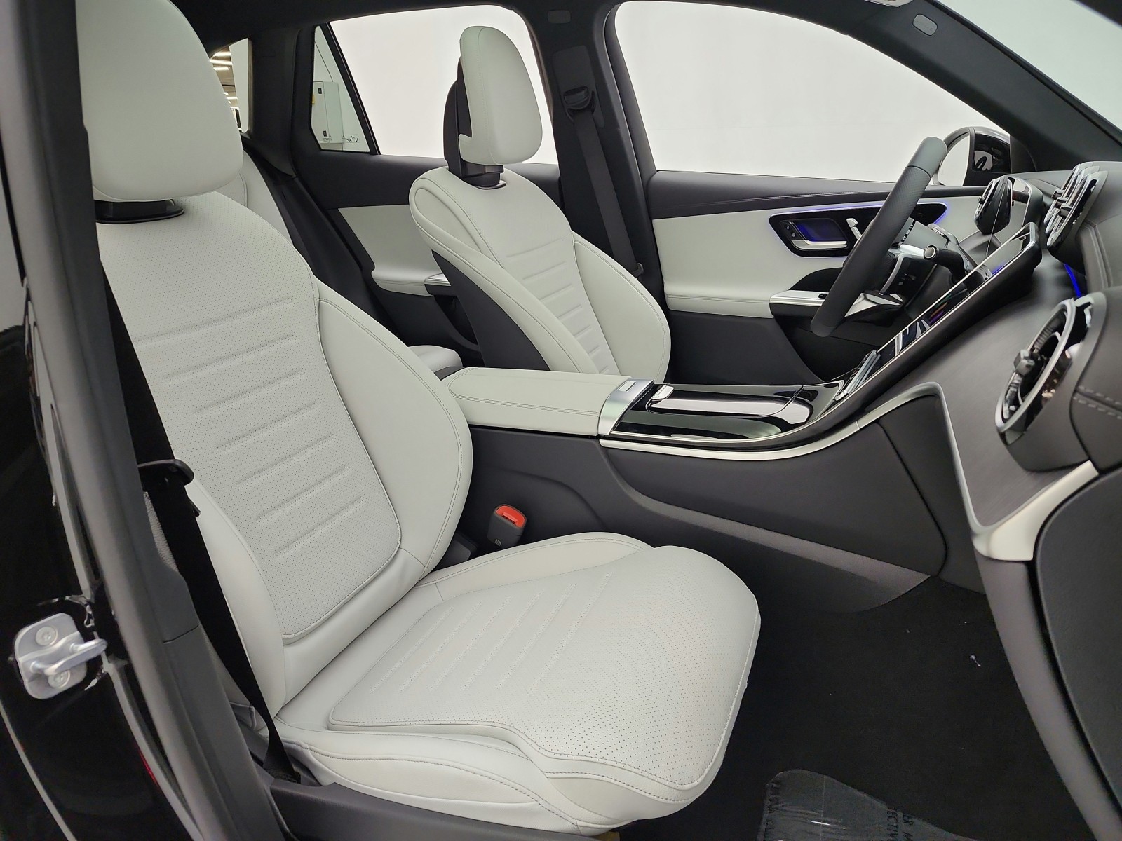 New 2027 Obsidian Black Metallic Mercedes-Benz GLC 300 SUV image 14