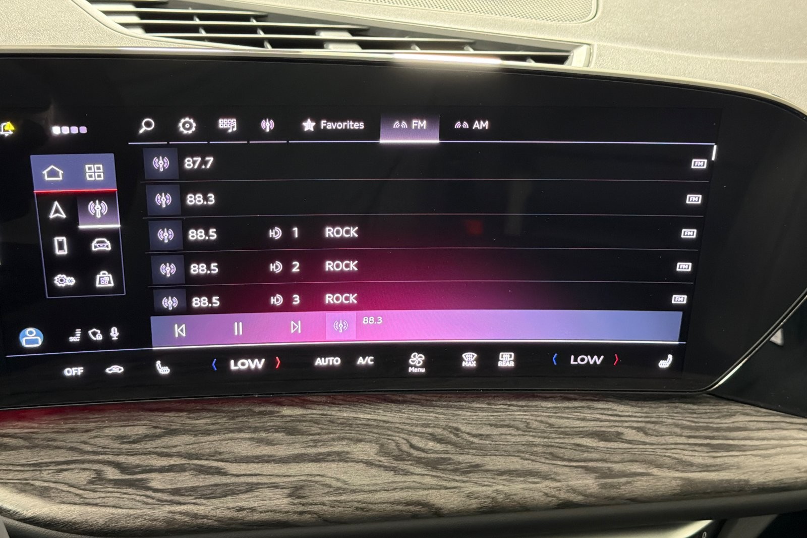 Used 2025 Tambora Gray Metallic Audi Premium 2.0 TFSI quattro image 17