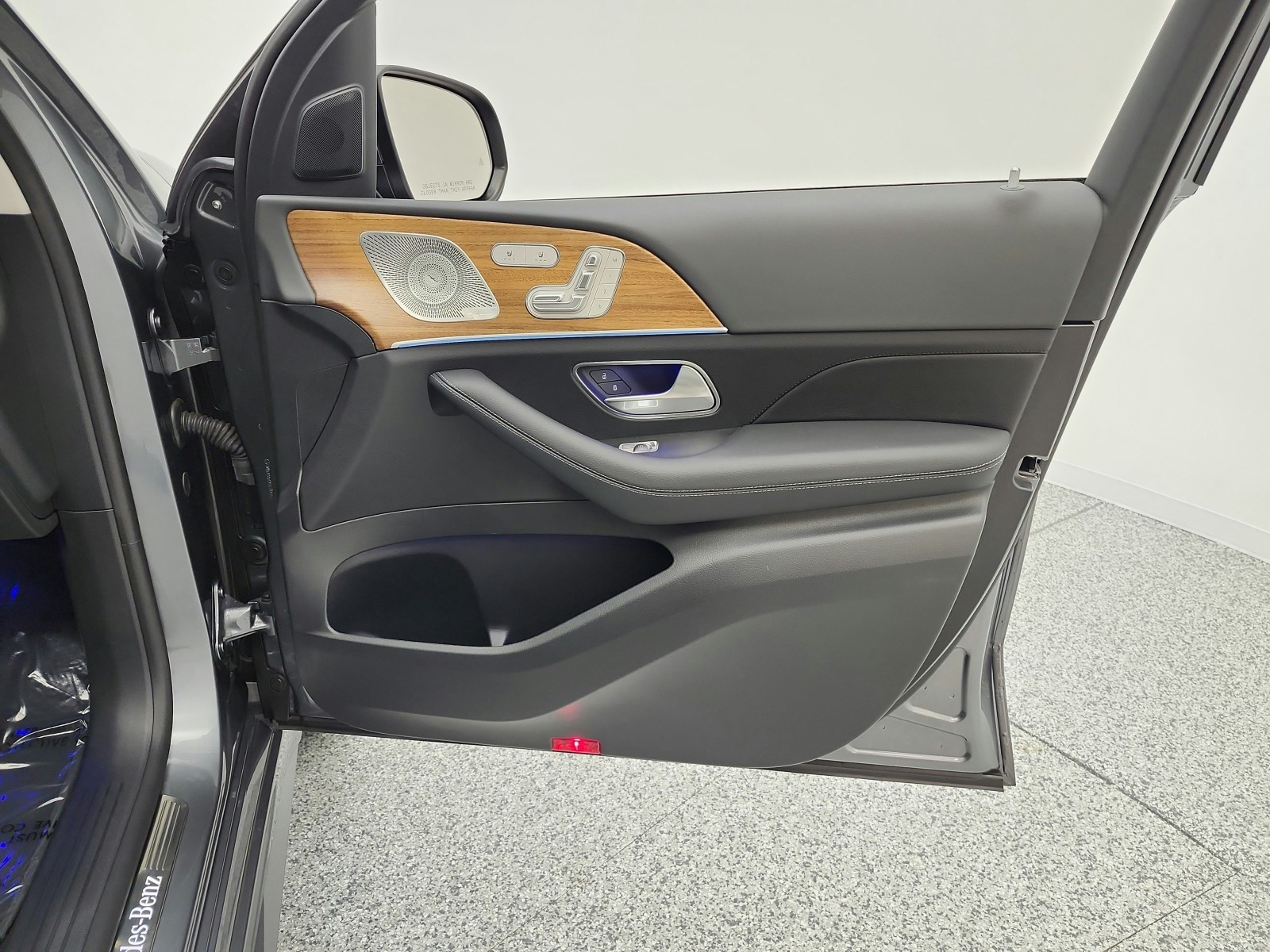 Certified Used 2025 Selenite Grey Metallic Mercedes-Benz GLE 350 4MATIC® SUV image 36