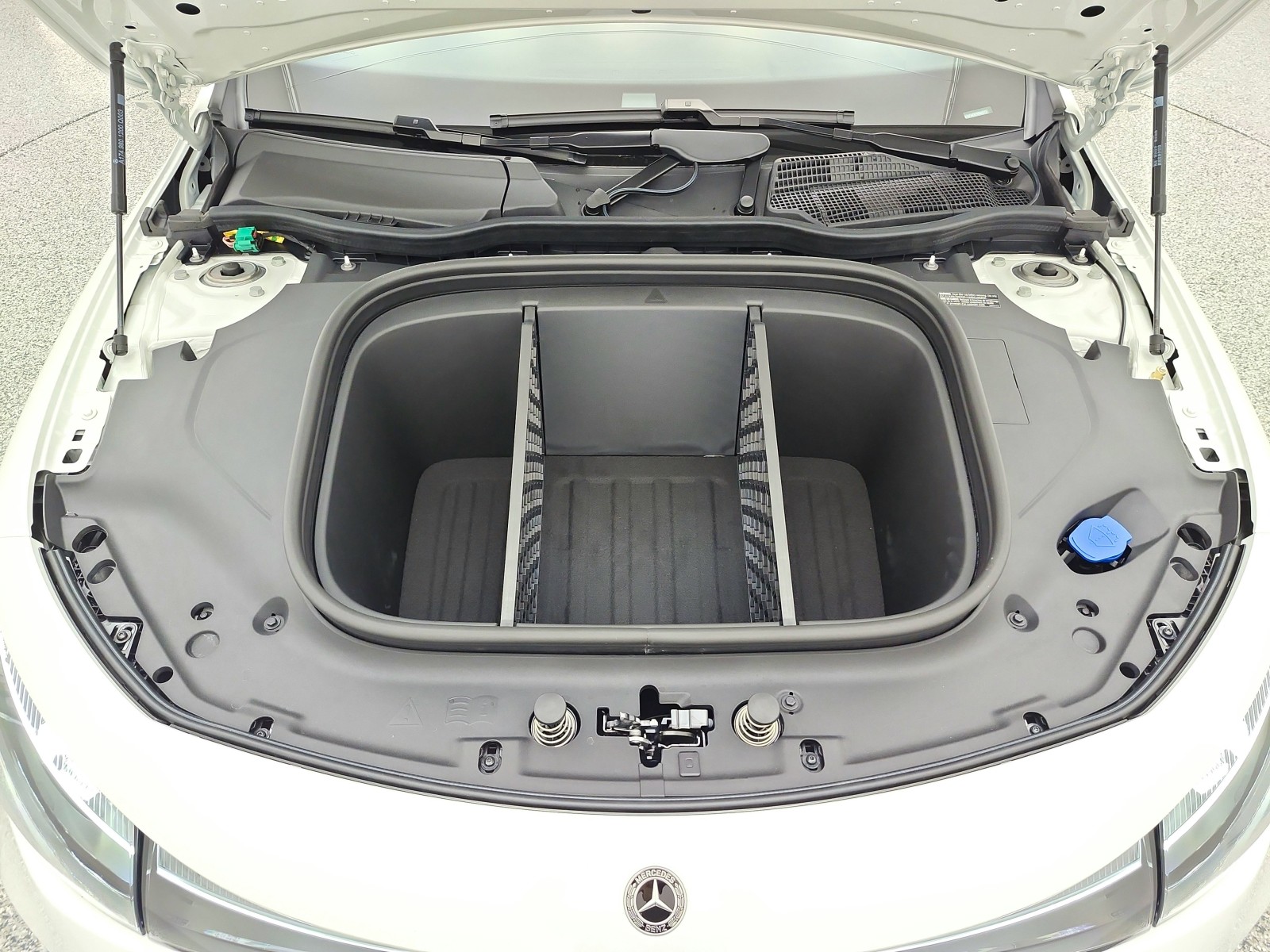 New 2027 Polar White Mercedes-Benz CLA 350 Electric image 12