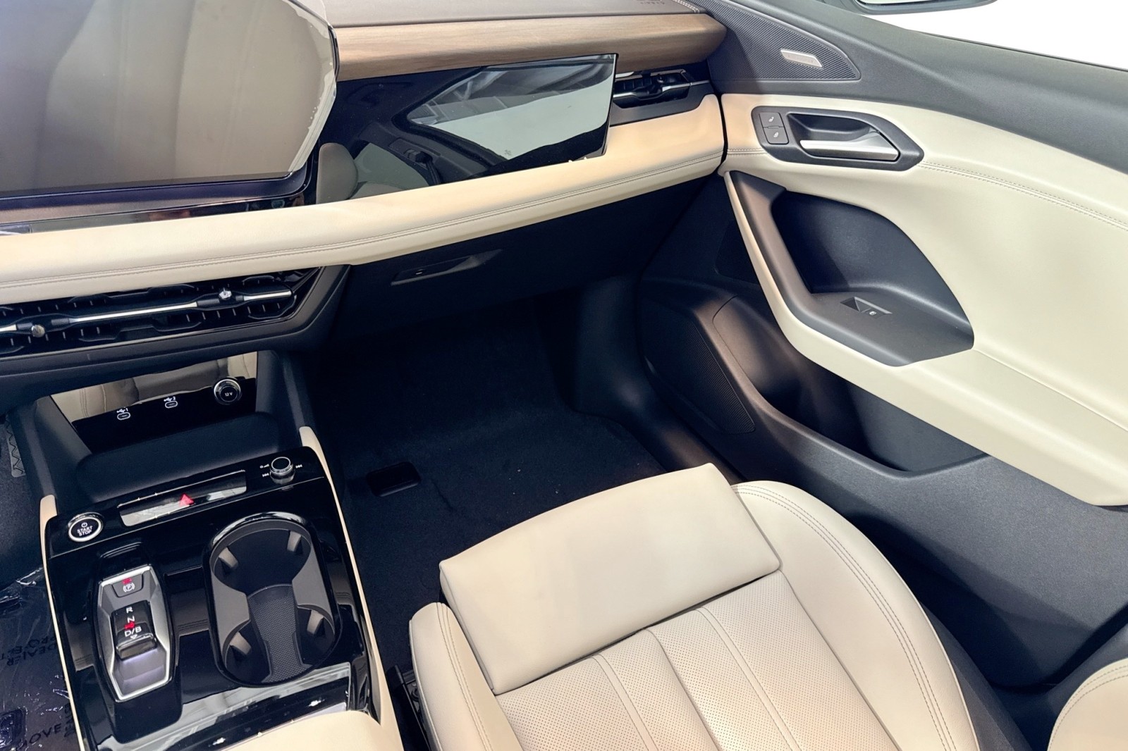 New 2025 Glacier White Metallic Audi Premium Plus quattro image 20