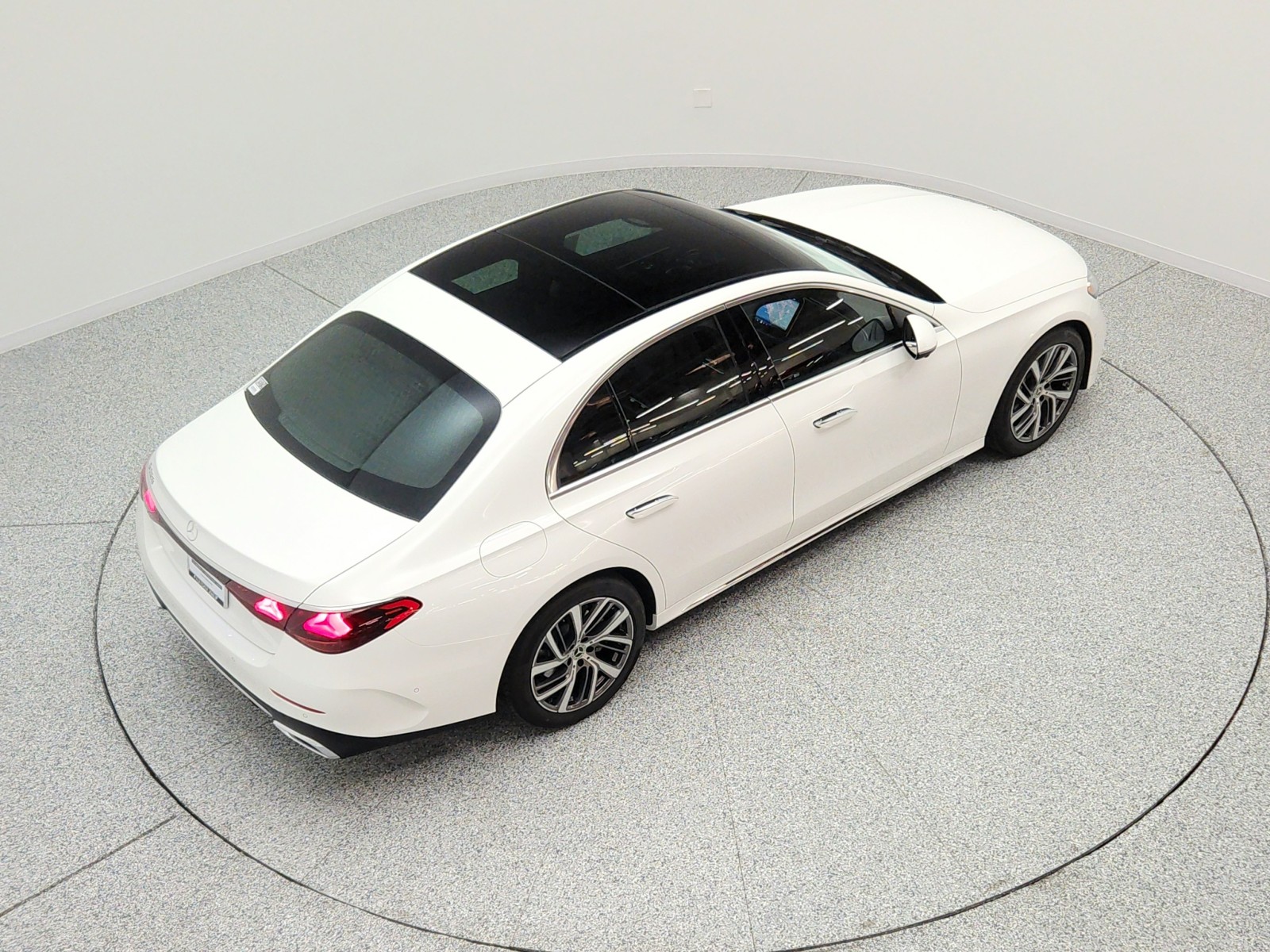New 2026 Polar White Mercedes-Benz E 350 RWD Sedan image 20