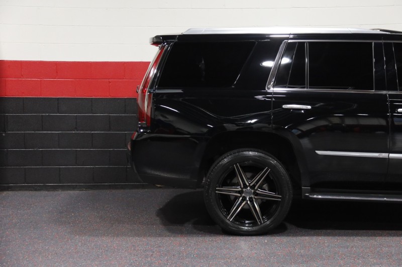 2016 Cadillac Escalade Luxury Collection 4WD 4dr Suv in , 