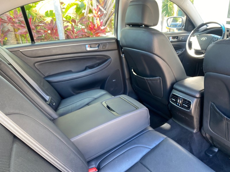 2012 Hyundai Genesis 3.8L SUNROOF PREM PKG in , 