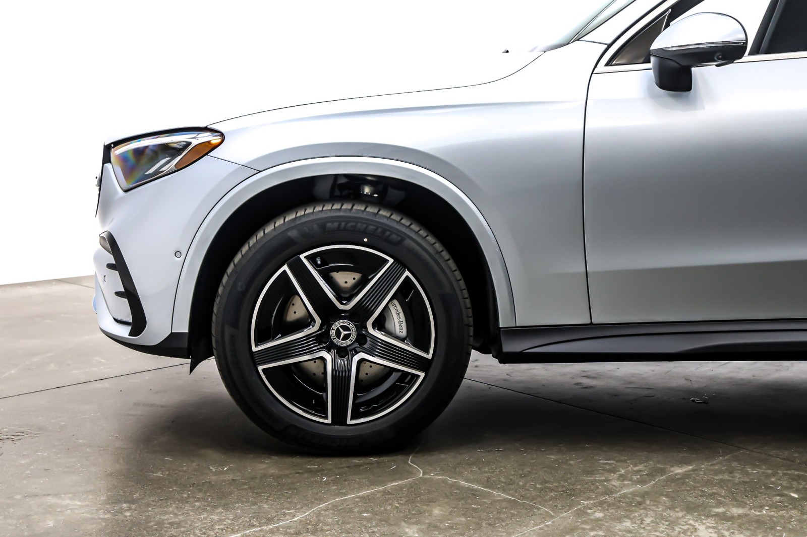 New 2026 Cirrus Silver Metallic Mercedes-Benz GLC 300 image 9