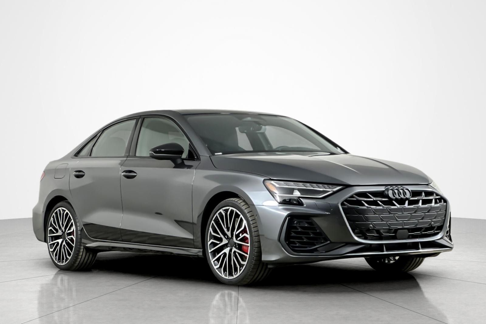New 2026 Daytona Gray Pearl Effect Audi quattro image 2