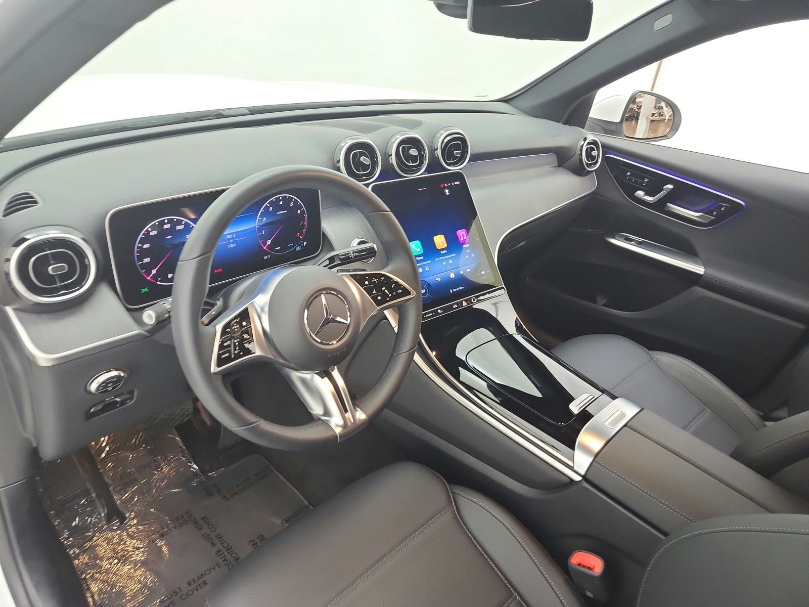 Certified Used 2025 Polar White Mercedes-Benz GLC 300 SUV image 13