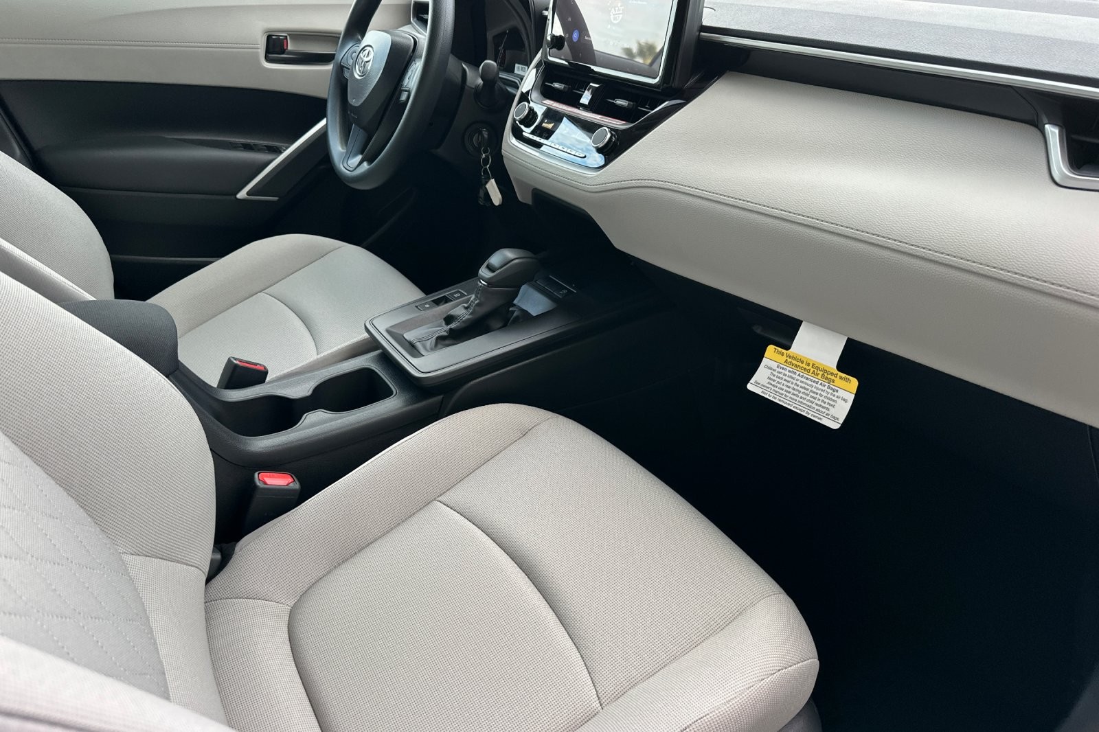 2026 Toyota Corolla Cross L photo 15
