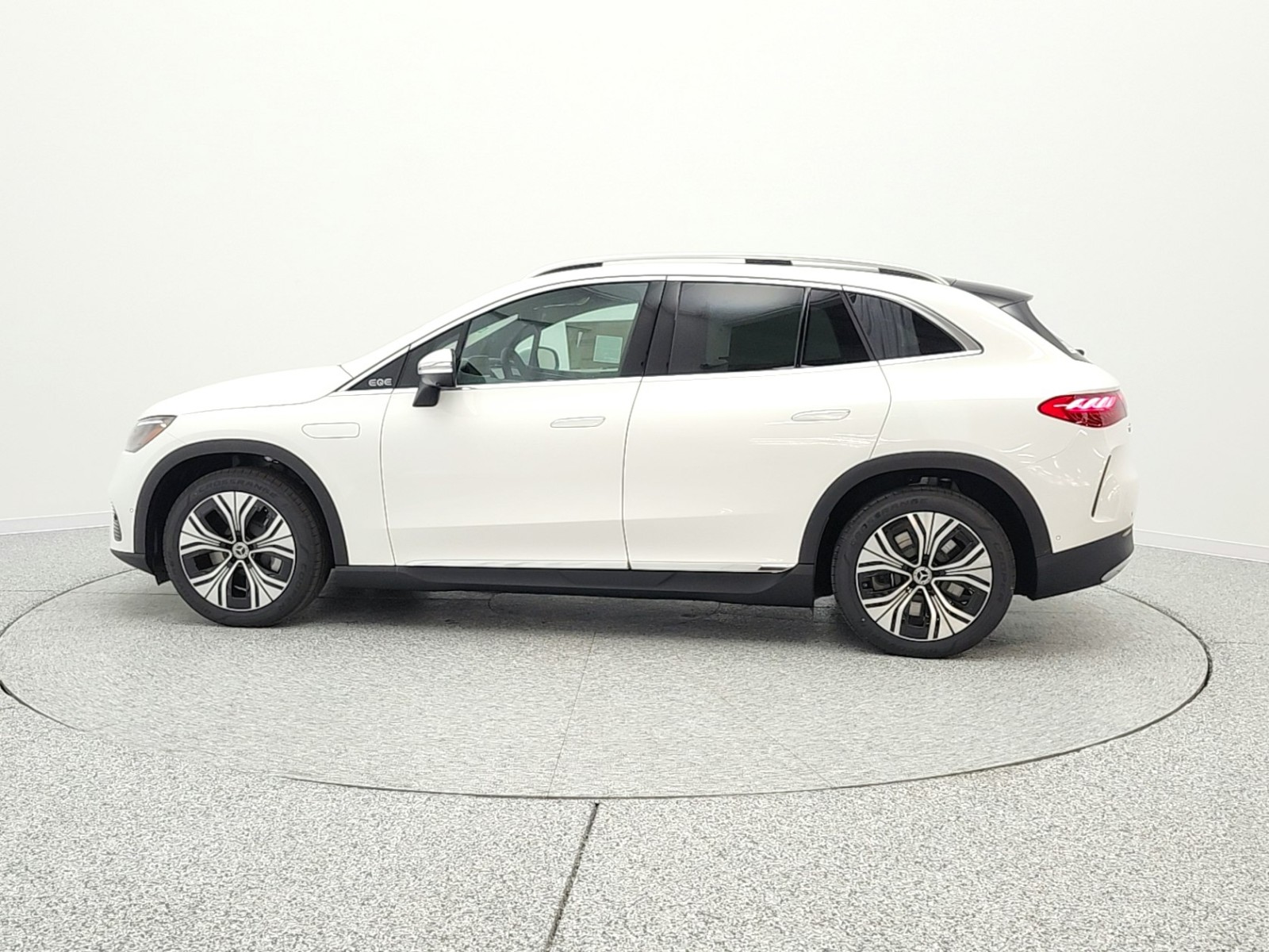 New 2026 Polar White Mercedes-Benz EQE 320+ image 8