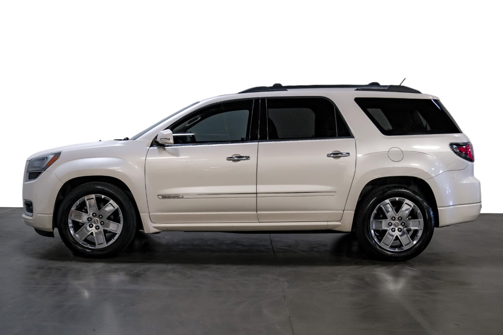 2014 GMC Acadia AWD Denali CaptainSeats Navi PanoRoof PremiumAlloys 10