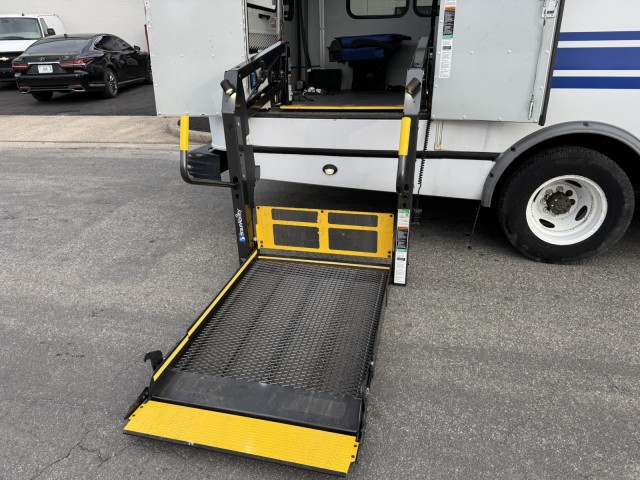 2015 Ford E-450 Passenger & Wheelchair Lift Bus in , 