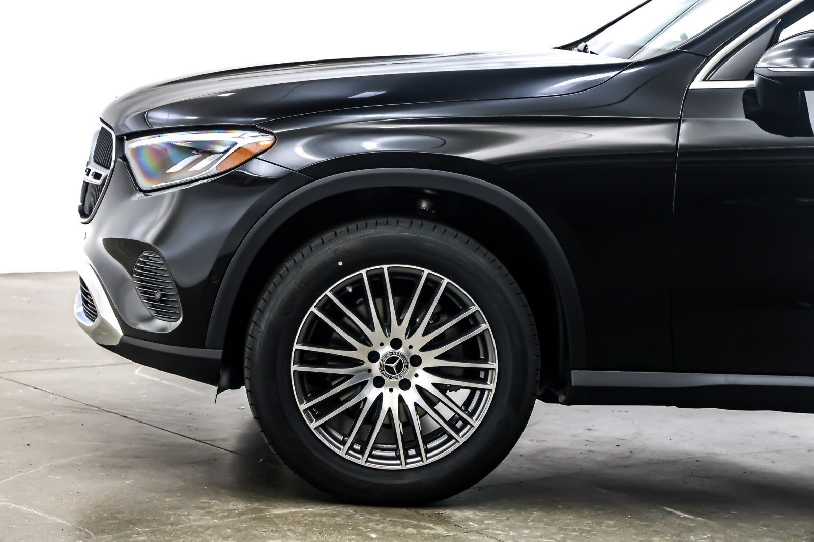New 2026 Black Mercedes-Benz GLC 300 image 10