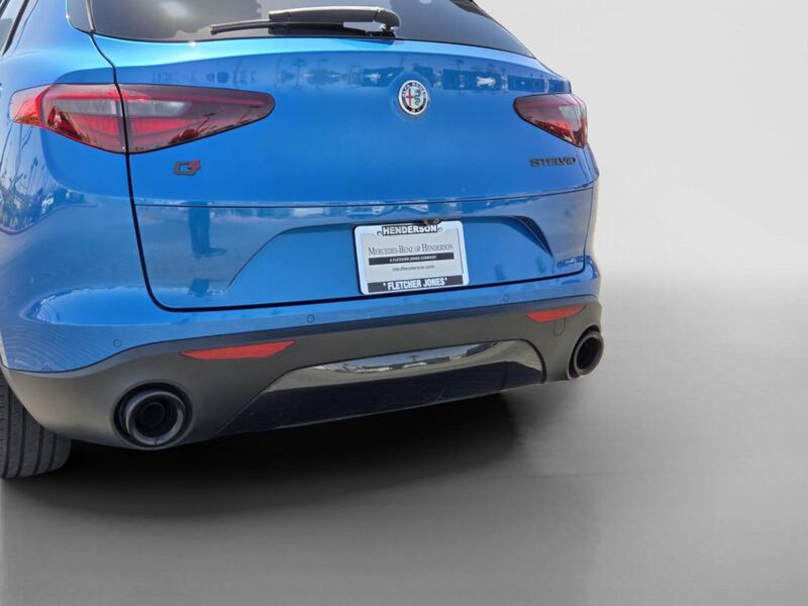 Used 2019 BLUE Alfa Romeo  image 4