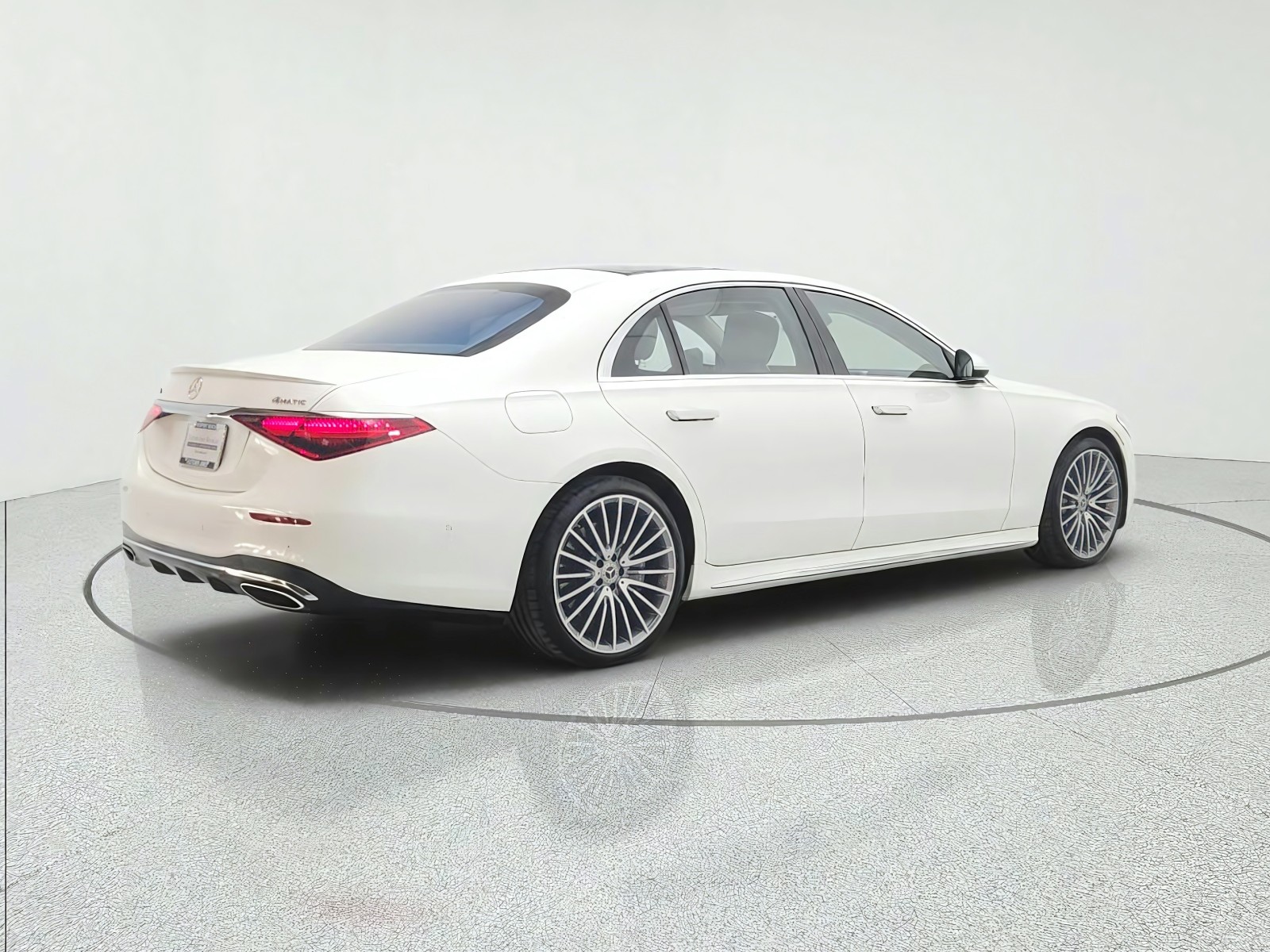 Certified Used 2023 MANUFAKTUR Diamond White Mercedes-Benz S 580 4MATIC® Sedan image 5