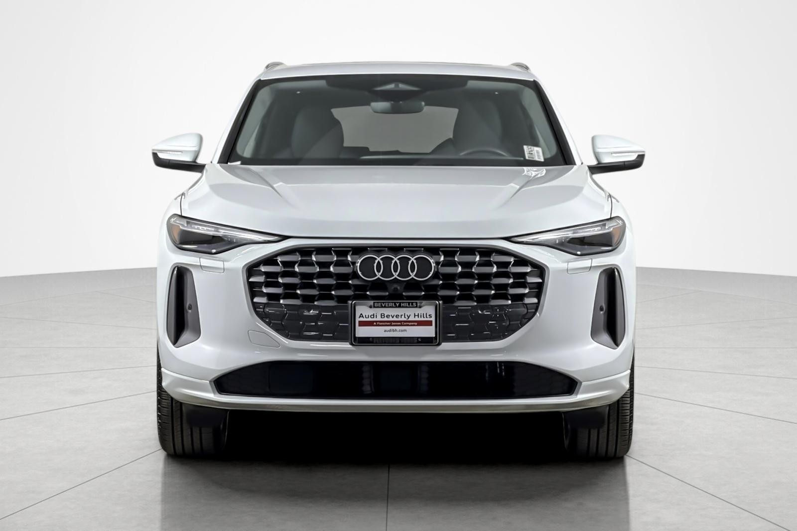 Used 2025 Glacier White Metallic Audi Premium Plus 2.0 TFSI quattro image 8