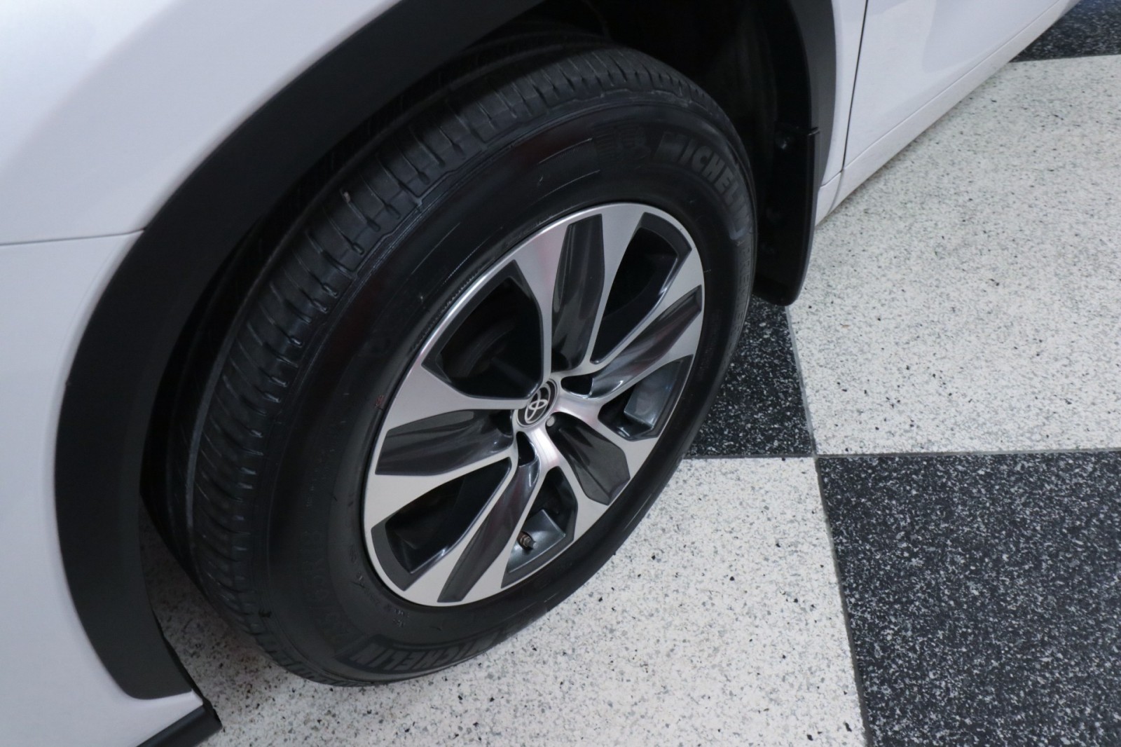 Used Car 2023 Toyota Highlander  Xle For Sale Under $40,000 In Austin, Texas