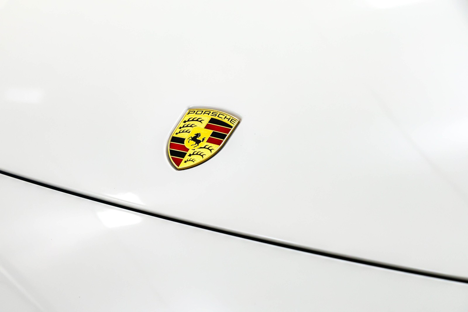 Used 2019 Chalk Porsche  image 12